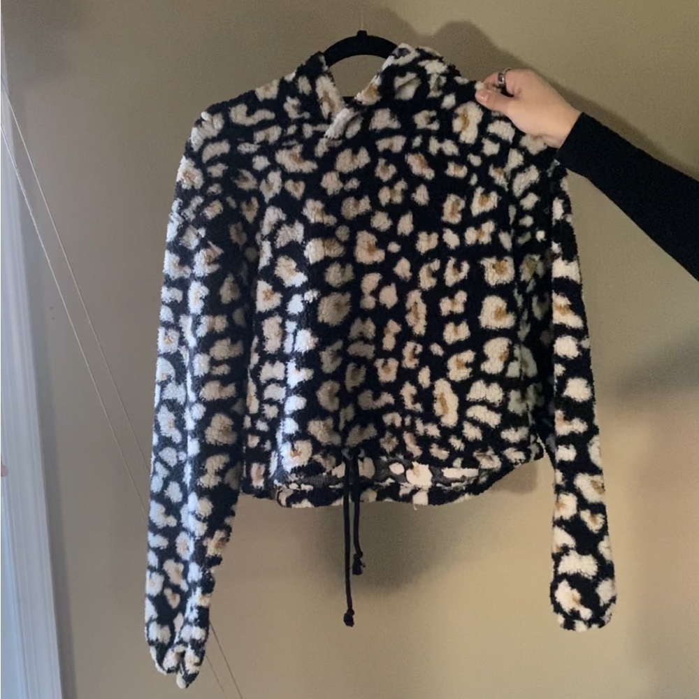 Cropped sweater | cropped hoodie | fuzzy